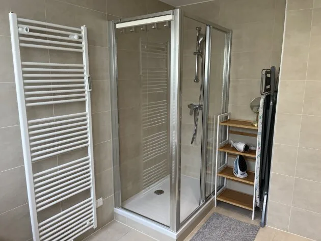 1100 Wien / HBF-Nähe: Neuwertige 5-Zimmer-Wohnung (96 m²) als Investment – Nettomiete € 1.185,65, bis 2028 – image 49