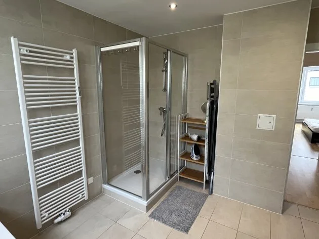 1100 Wien / HBF-Nähe: Neuwertige 5-Zimmer-Wohnung (96 m²) als Investment – Nettomiete € 1.185,65, bis 2028 – image 51