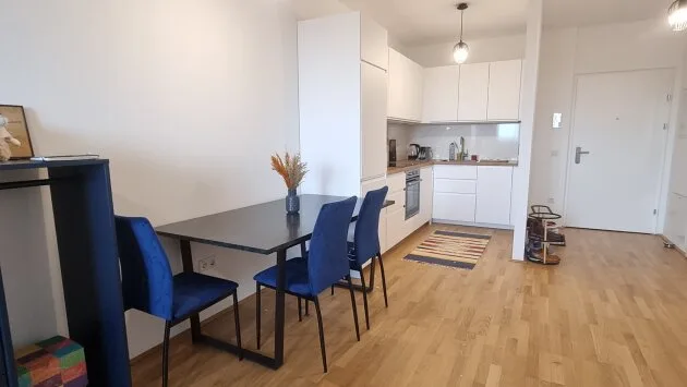 Modern 2-Room Apartment with South Balcony, Underfloor Heating & Elevator on the 9th Floor, 1030 Vienna!