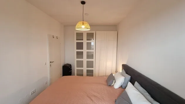 Schlafzimmer mit Schrankwand