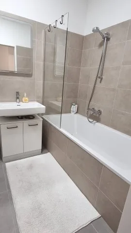 Bad mit Wanne