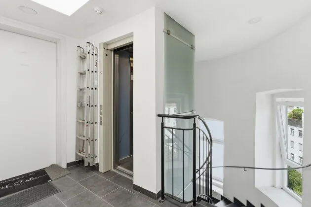 Above the Roofs of Vienna: 2.5-Room Maisonette with Sun Terrace, U1 Troststraße – image 29