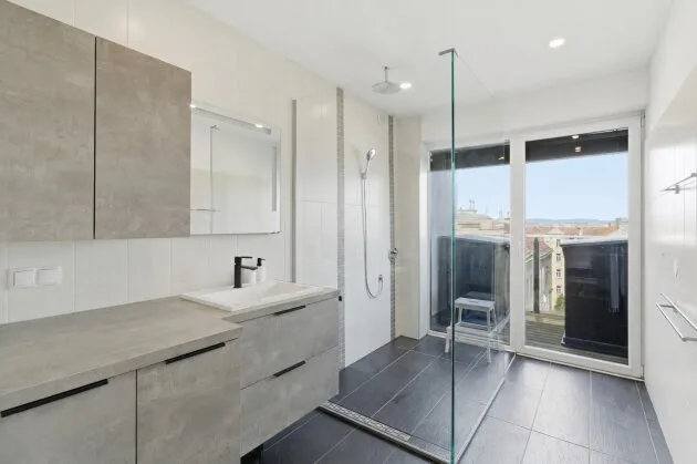 Above the Roofs of Vienna: 2.5-Room Maisonette with Sun Terrace, U1 Troststraße – image 9