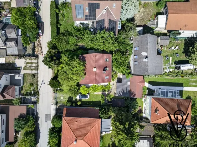 Luftbild von oben: Haus und Garten