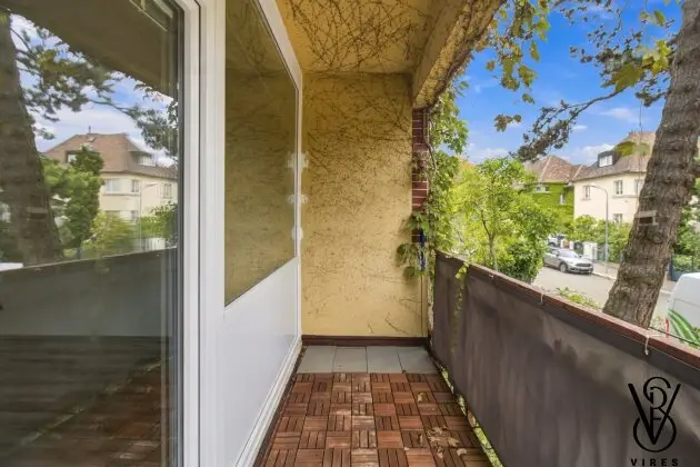 1. Stock: Loggia
